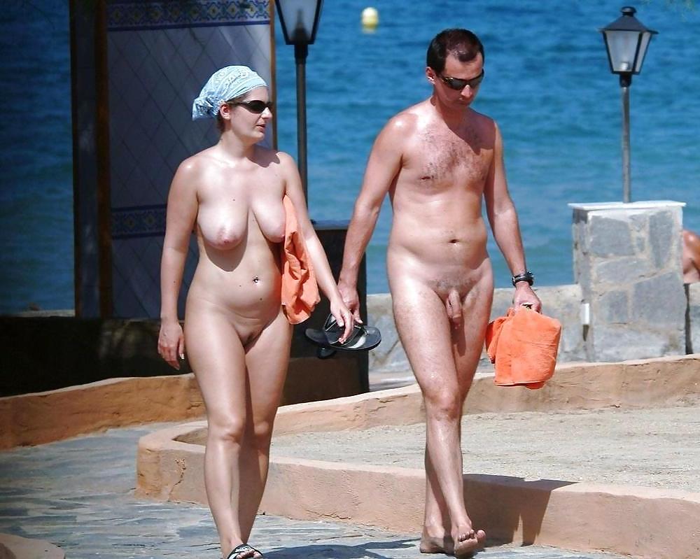 20P Naked couple 50.