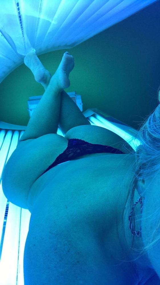 11P Busty MILF