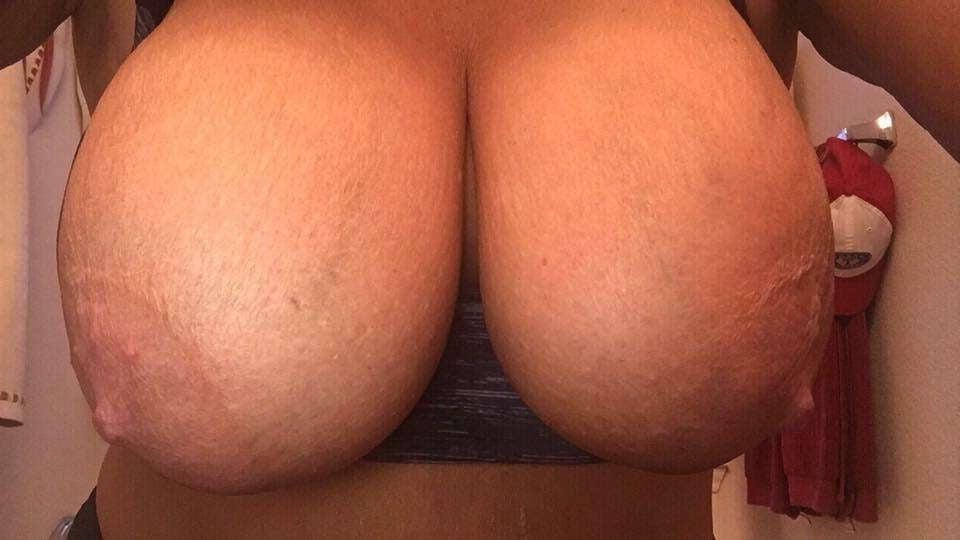 11P Busty MILF