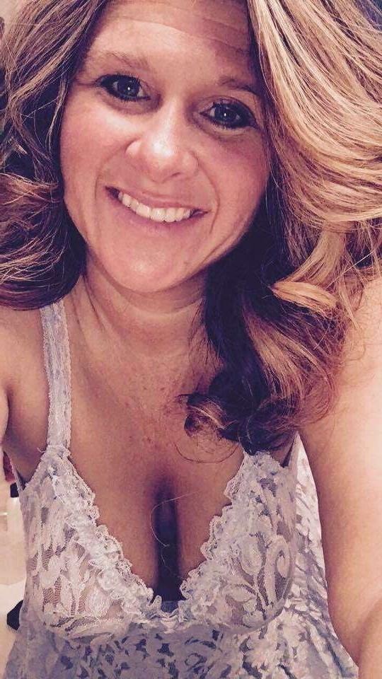 11P Busty MILF