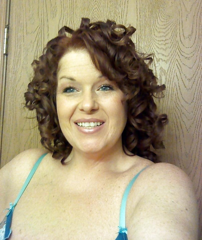 11P Sexy MILF