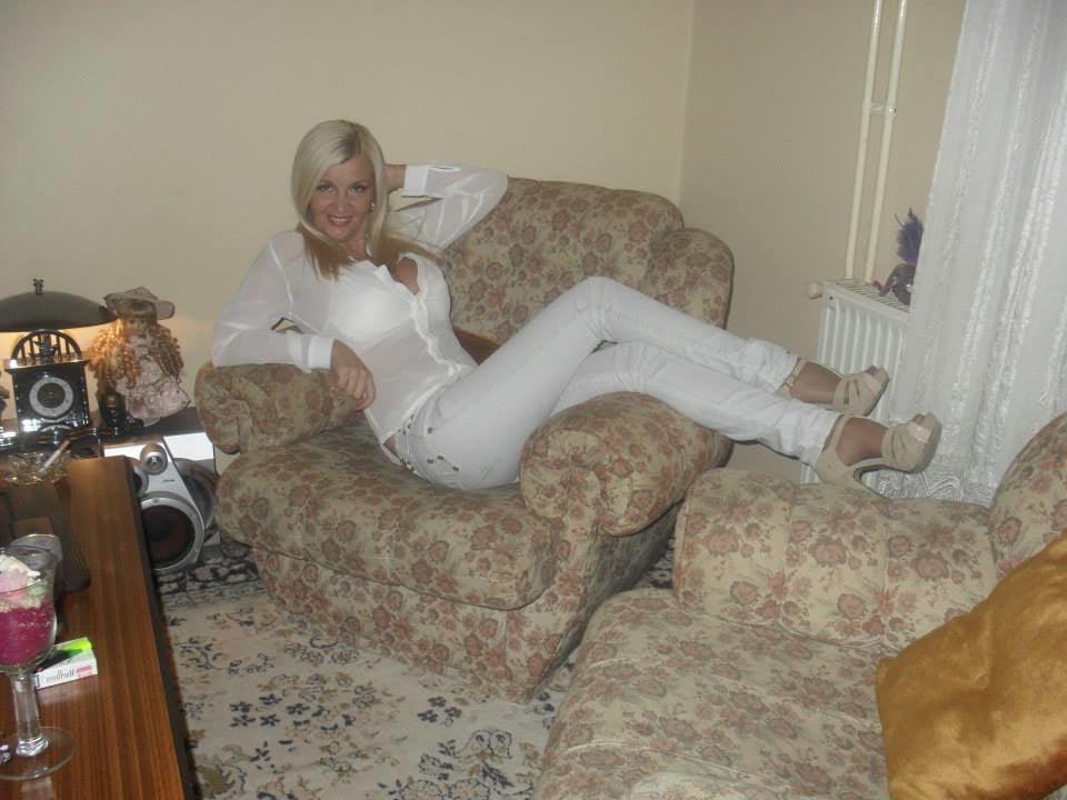 25P Hot blonde milfs ultra-fuckable sh#tter (no nudity)