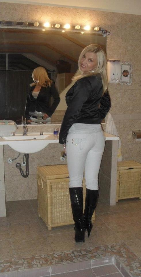 25P Hot blonde milfs ultra-fuckable sh#tter (no nudity)