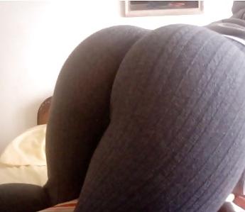 25P Babes in yoga pants