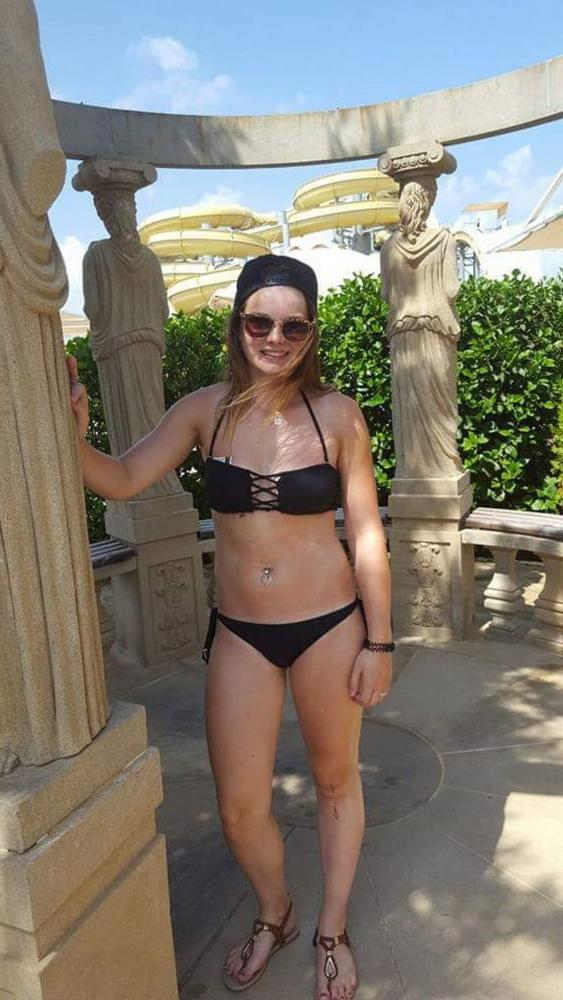 25P 22yrs Netherlands slut Angelique Ess bugging for tribute