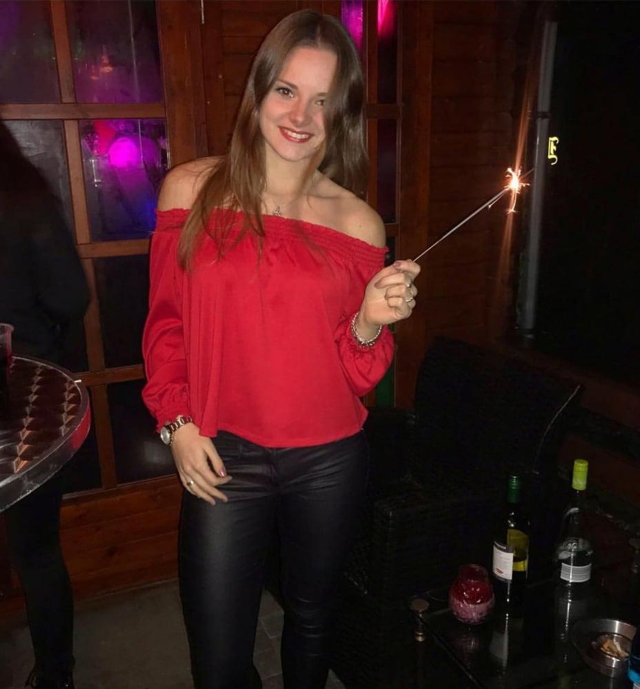 25P 22yrs Netherlands slut Angelique Ess bugging for tribute