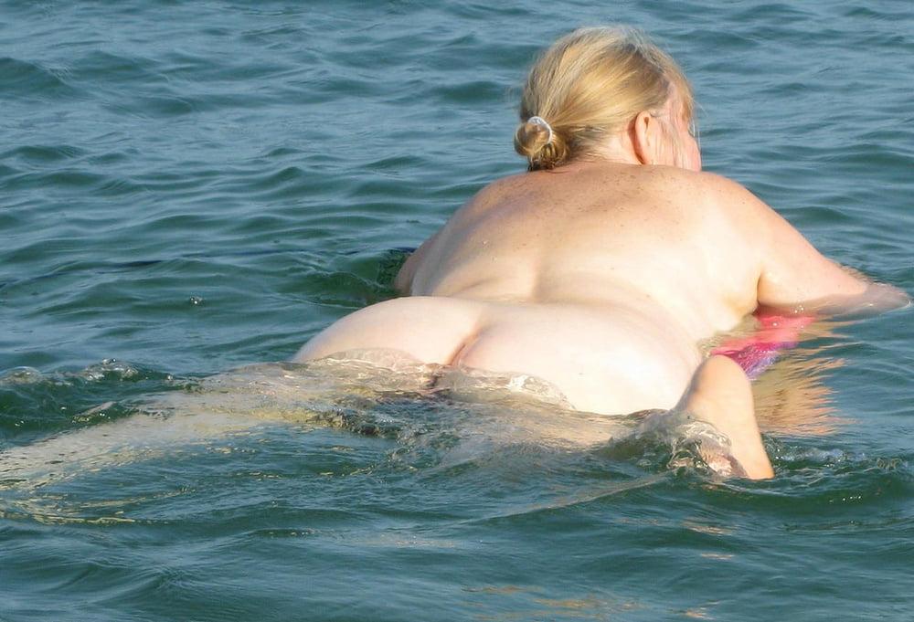 25P 26.Chubby wife in NE England, Dalen