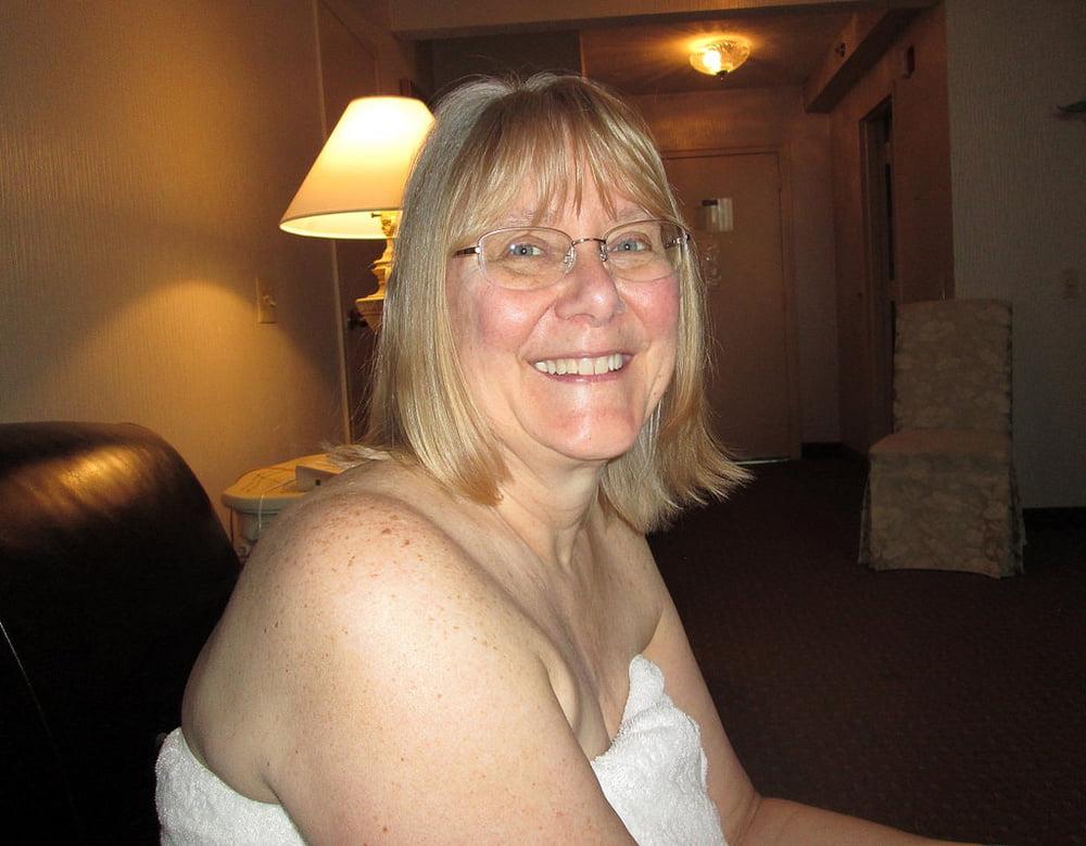 25P 26.Chubby wife in NE England, Dalen