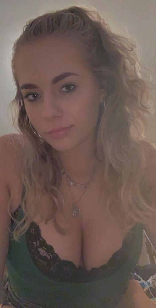 11P Random Exposed Slut #2