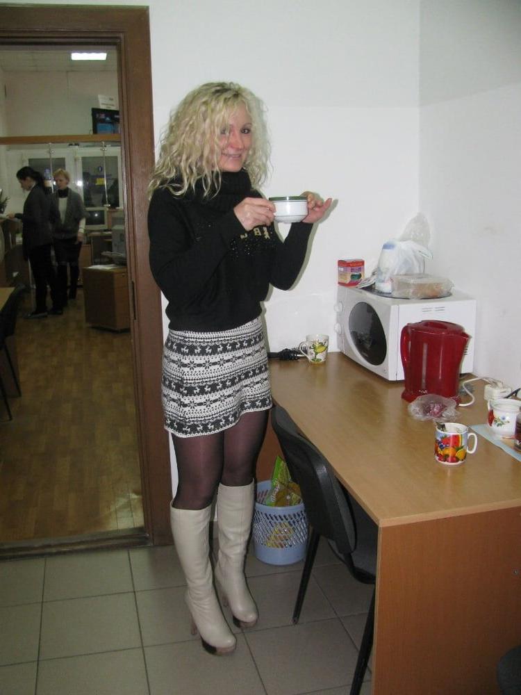 25P Milfs &amp; Gilfs wearing boots no.49
