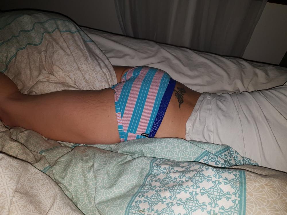 25P Anyone know this 33 year old Aussie slut wife?