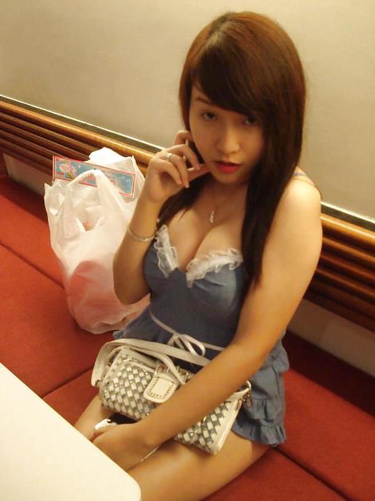 15P Hot Asian Babes