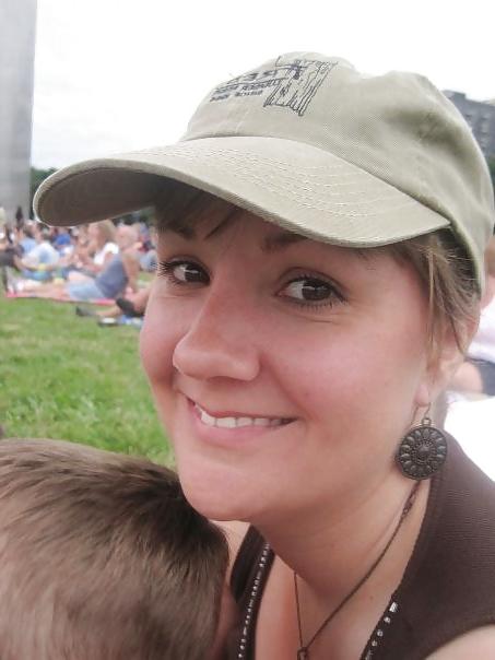 25P MILF posing for her husband on honeymoon.