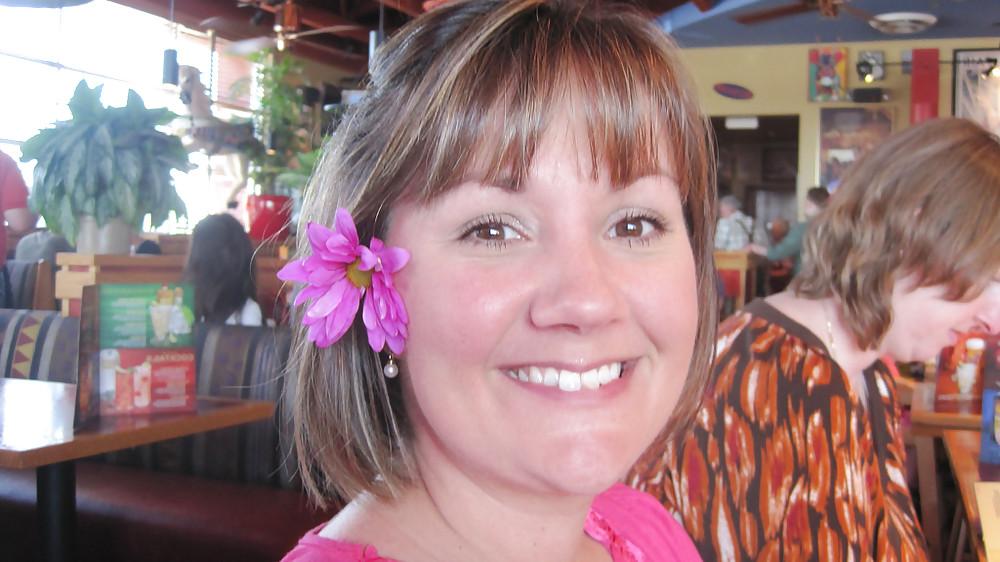 25P MILF posing for her husband on honeymoon.