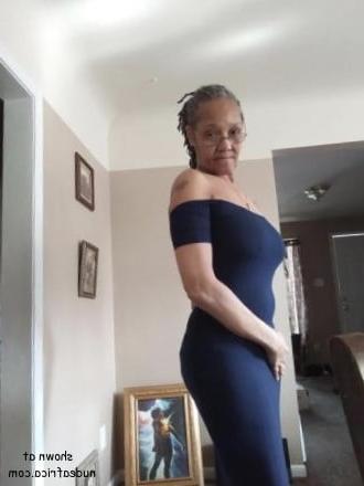 18P Ebony amateur pics from around the web 11