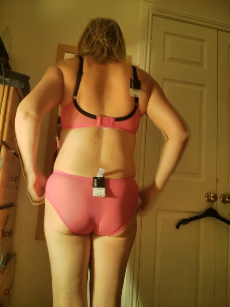25P UK wife exposed by her husband