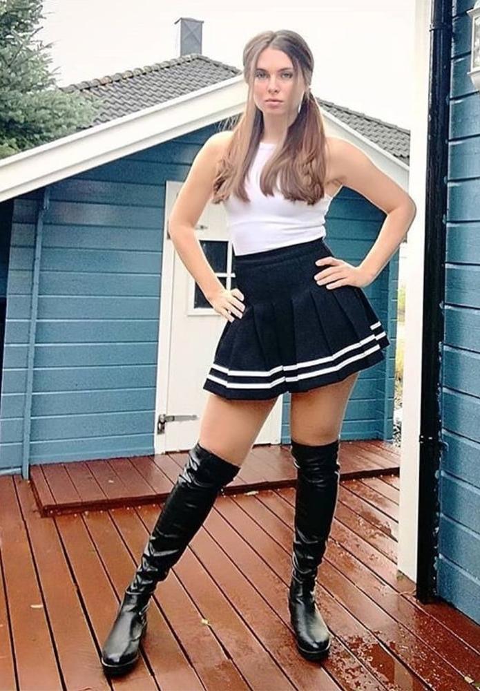 25P Insta Milfs &amp; Gilfs Wearing Boots no.31