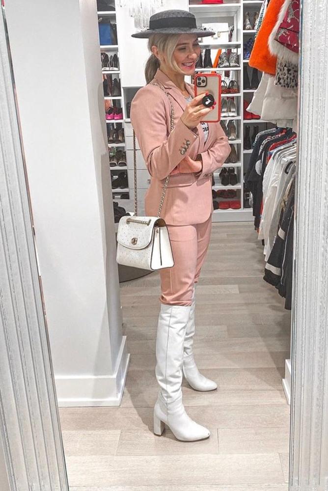 25P Insta Milfs &amp; Gilfs Wearing Boots no.31