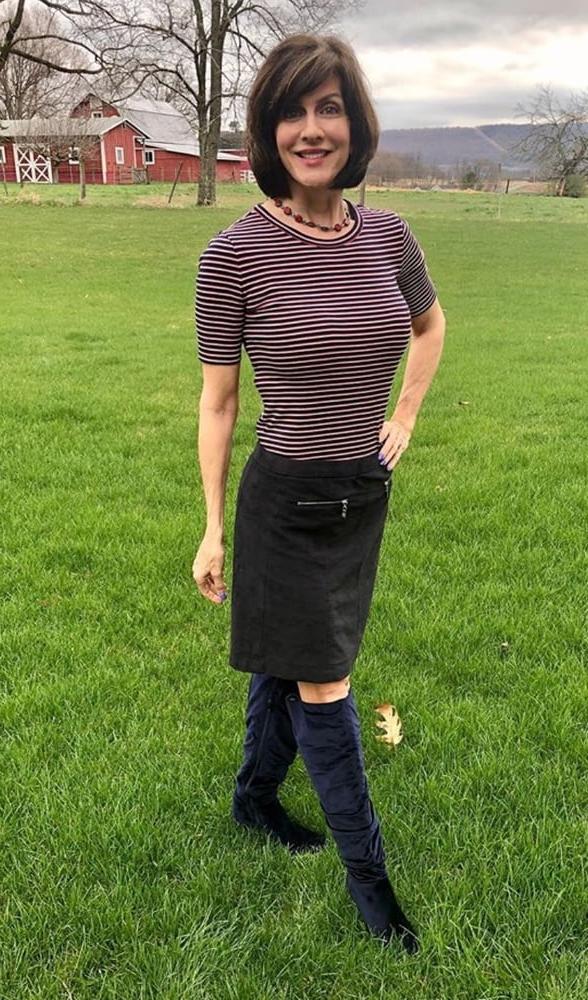 25P Milfs &amp; Gilfs wearing boots no.50