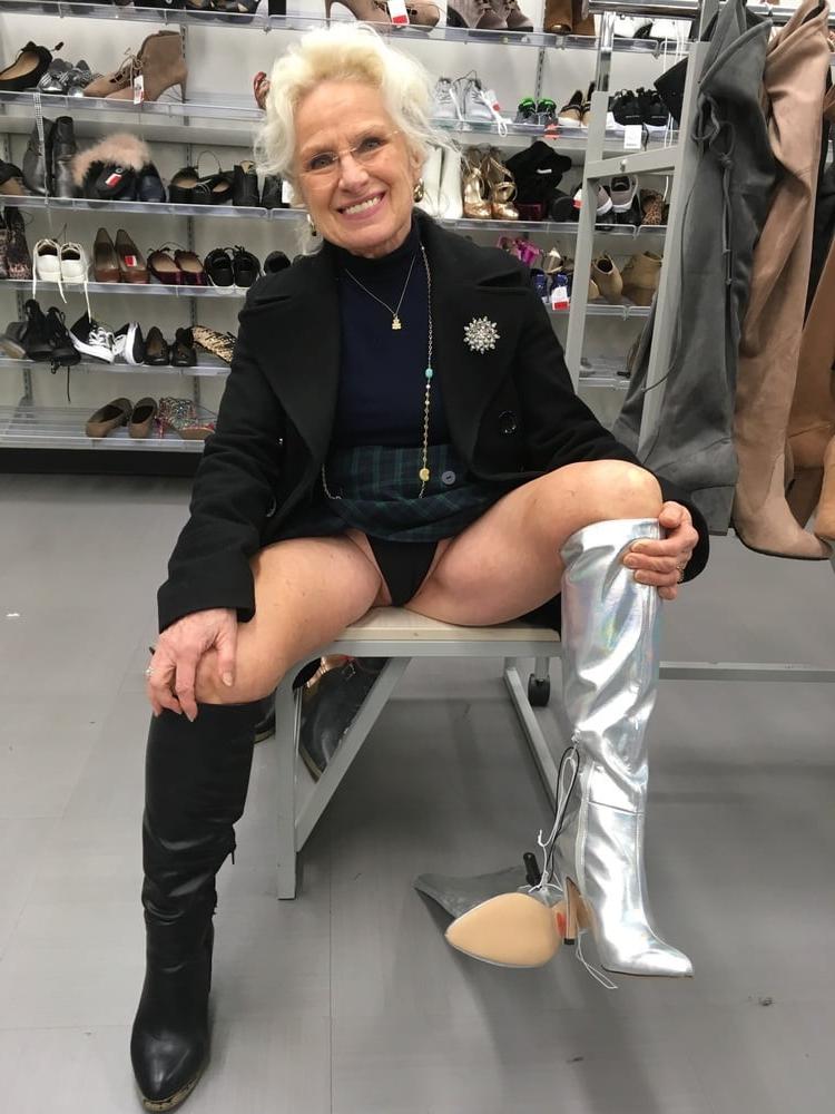 25P Mile &amp; Gilfs wearing boots no.51