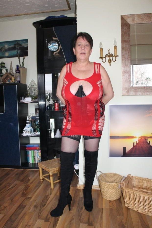 25P Mile &amp; Gilfs wearing boots no.51