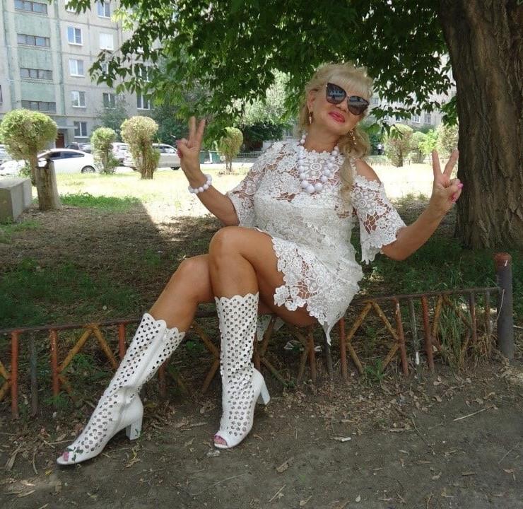 25P Milfs &amp; Gilfs wearing boots no.48
