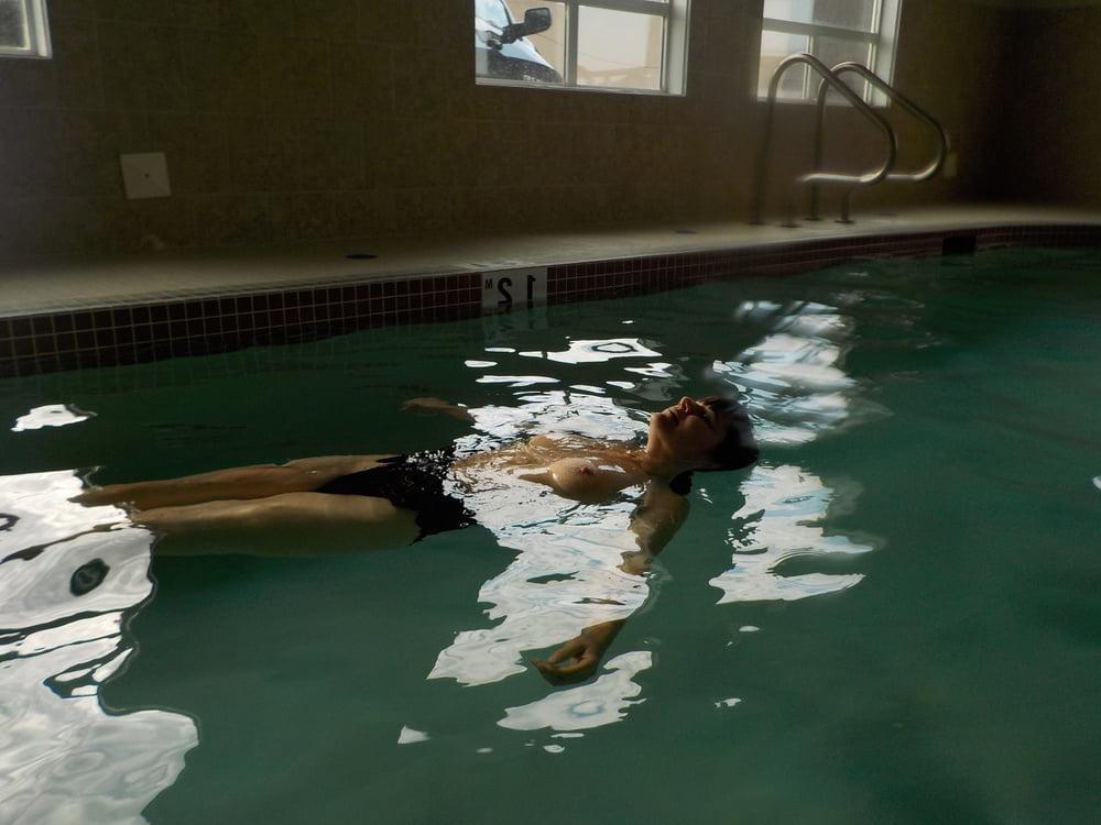 25P SDRUWS2 - HOT CANADIAN WIFE MARY FROM WEST CANADA