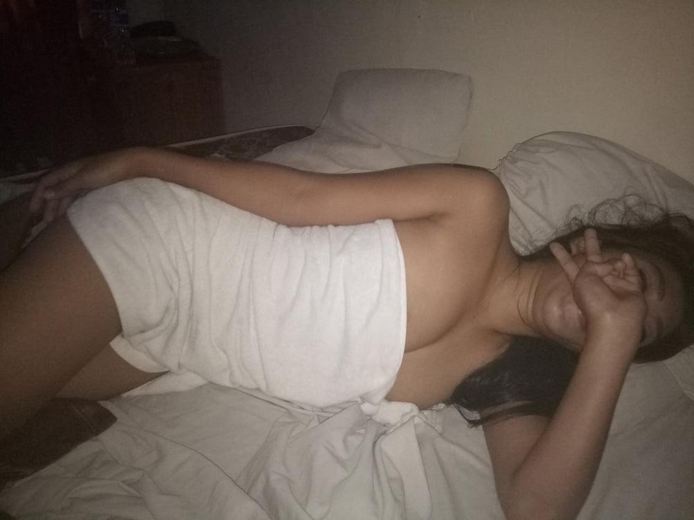 25P Hot Indonesian Girl 1