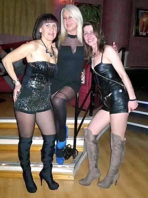 25P Milfs &amp; Gilfs wearing boots no.47