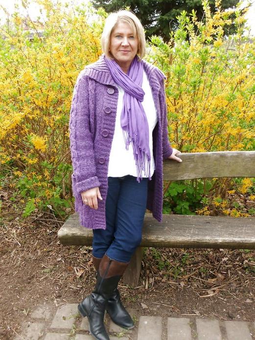 25P Milfs &amp; Gilfs wearing boots no.47
