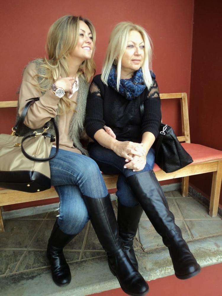 25P Milfs &amp; Gilfs wearing boots no.47