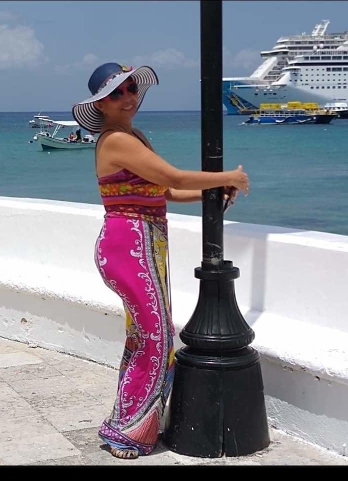 25P Mi tia culona y tetona 2 - Cougar mom with Big ass and tits