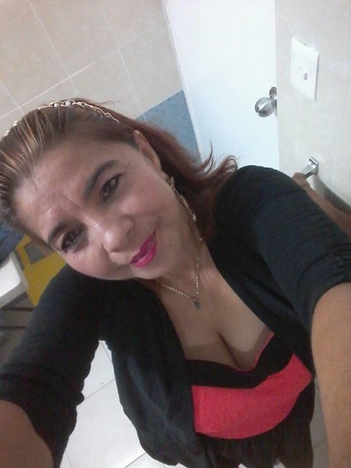 25P Mi tia culona y tetona 2 - Cougar mom with Big ass and tits