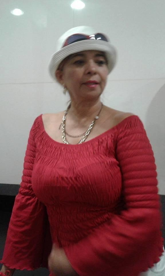 25P Mi tia culona y tetona 2 - Cougar mom with Big ass and tits