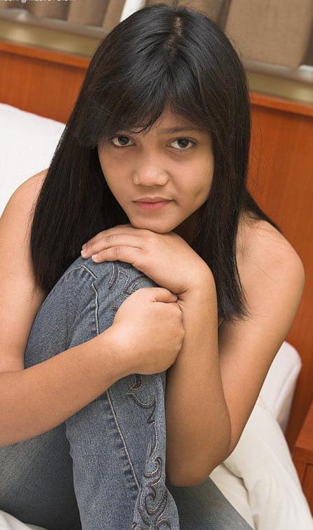 15P Hot Indonesian Girl 4 (Miss Legend)