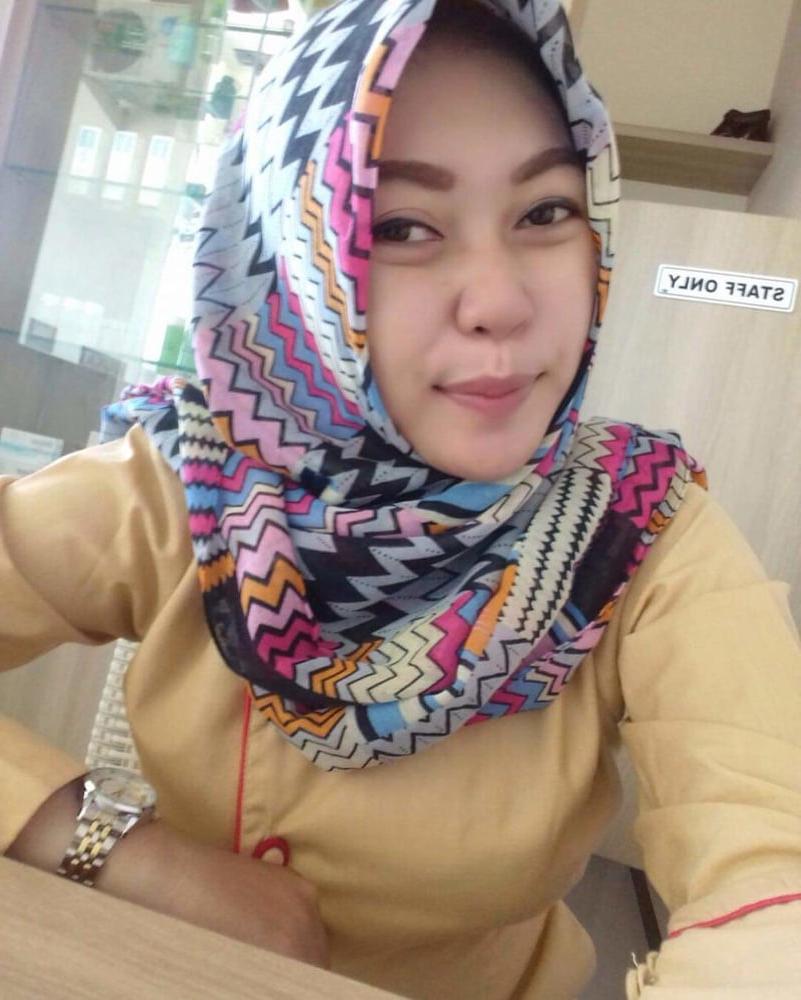 25P Indonesian Hijaber 1