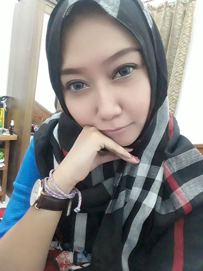 25P Indonesian Hijaber 1