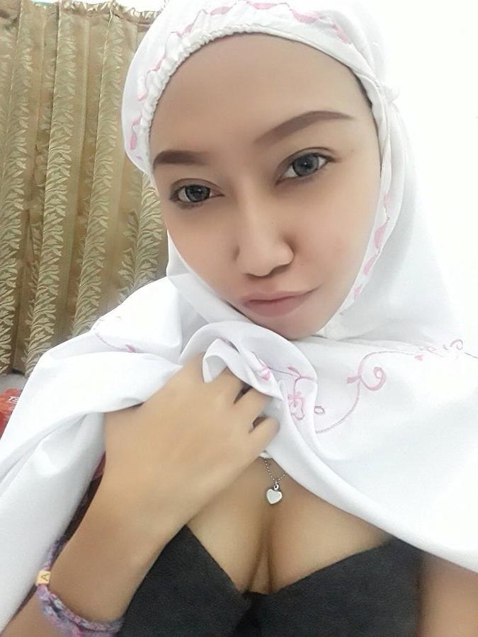 25P Indonesian Hijaber 1