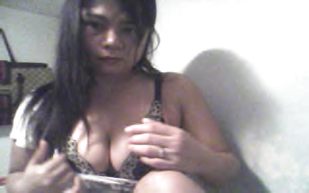 14P Indonesian maids with love