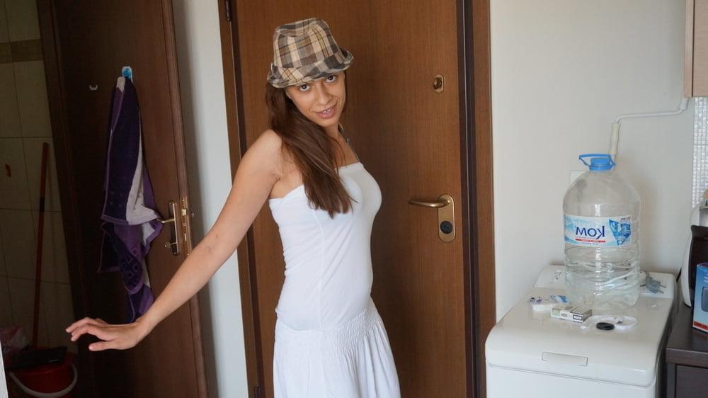 12P Hot Wife