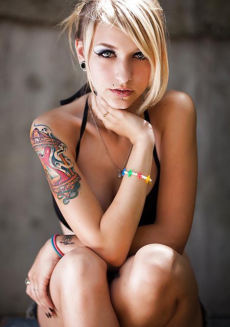 25P Fetish, bondage, tattoos... a little medley