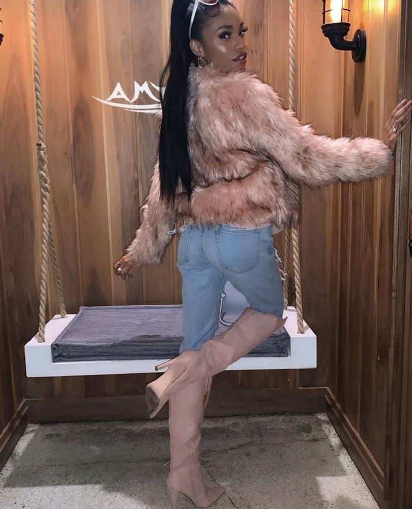 25P Insta Milfs &amp; Gilfs Wearing Boots no. 26