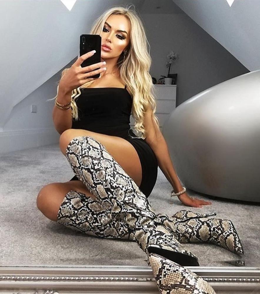 25P Insta Milfs &amp; Gilfs Wearing Boots no. 26