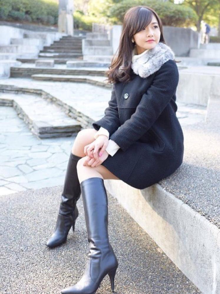 25P Insta Milfs &amp; Gilfs Wearing Boots no. 26