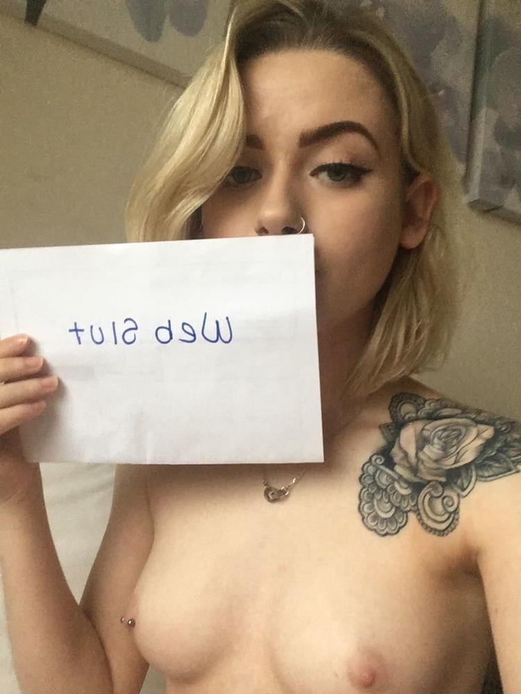 7P 20yo slut Kate begging for exposure