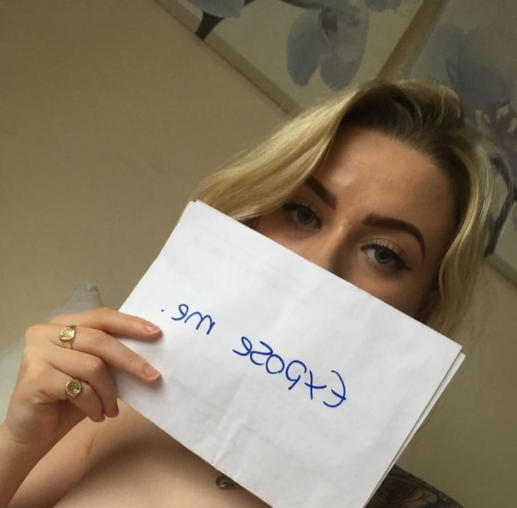 7P 20yo slut Kate begging for exposure