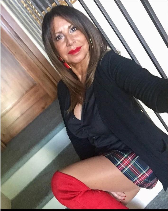 25P Insta Milfs &amp; Gilfs Wearing Boots no.35