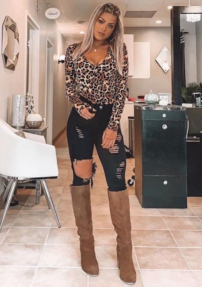 25P Insta Milfs &amp; Gilfs Wearing Boots no.35