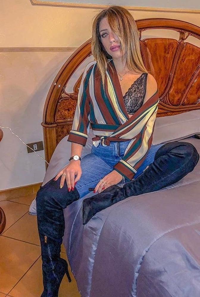 25P Insta Milfs &amp; Gilfs Wearing Boots no.35