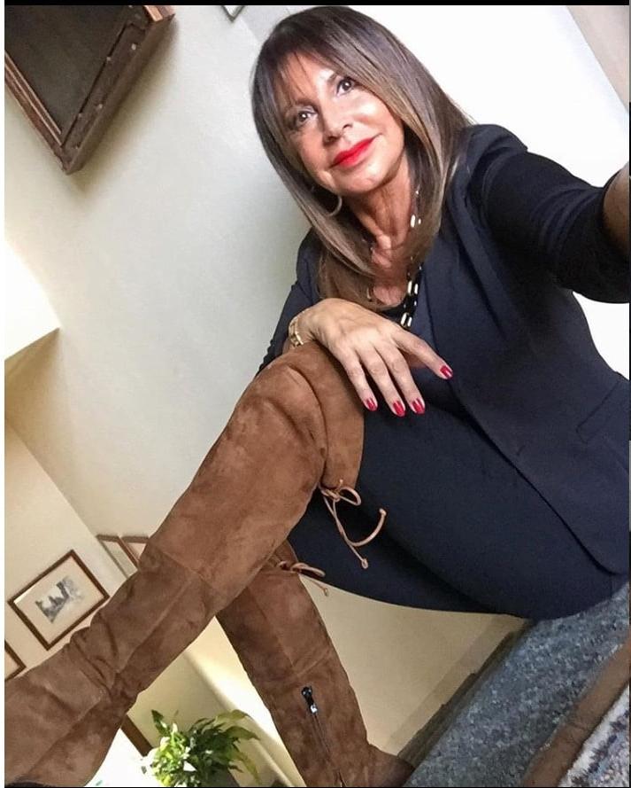 25P Insta Milfs &amp; Gilfs Wearing Boots no.35
